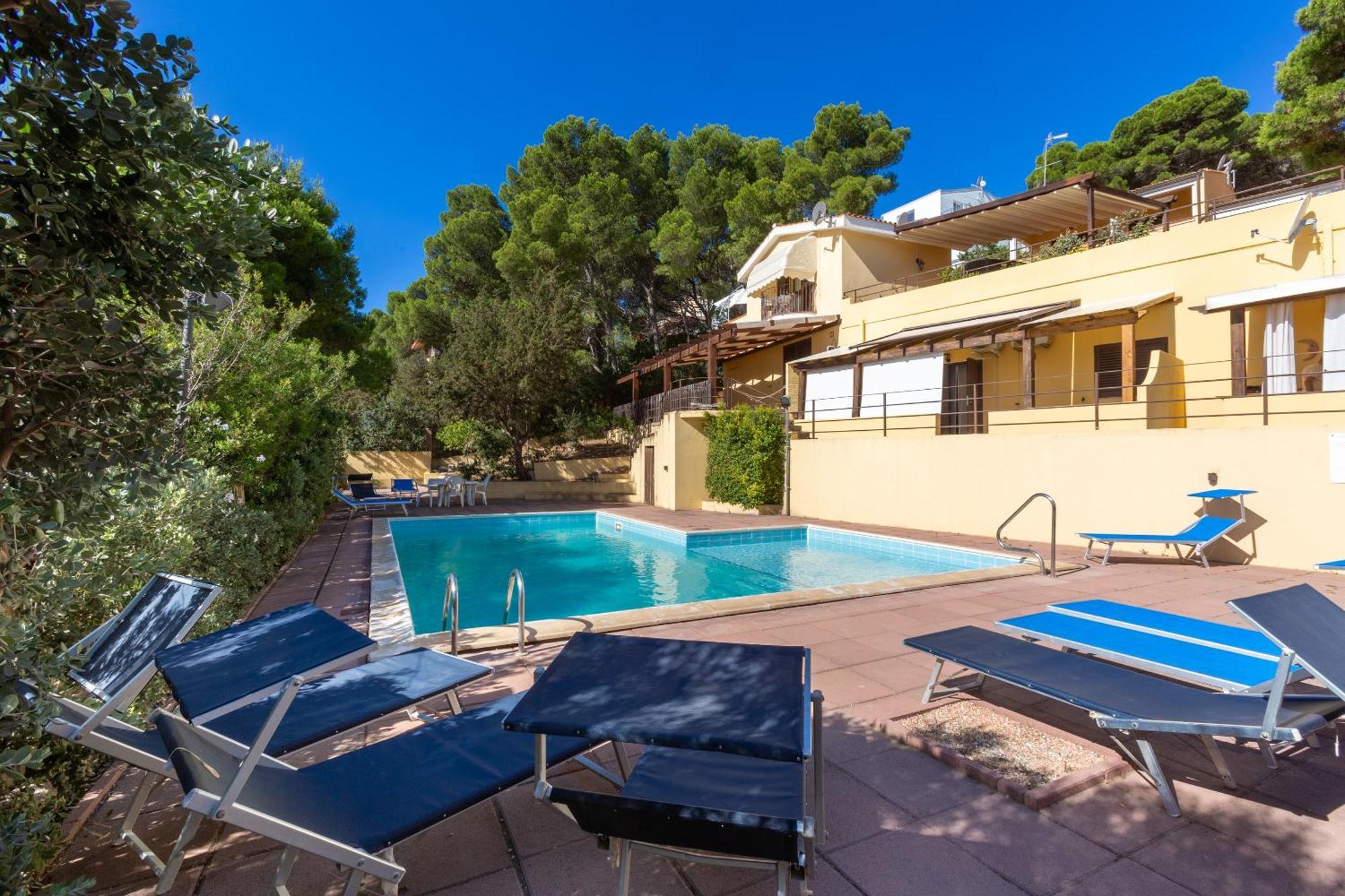 Aetos Home With Shared Swimming Pool - Porto Pino Hill Exterior foto
