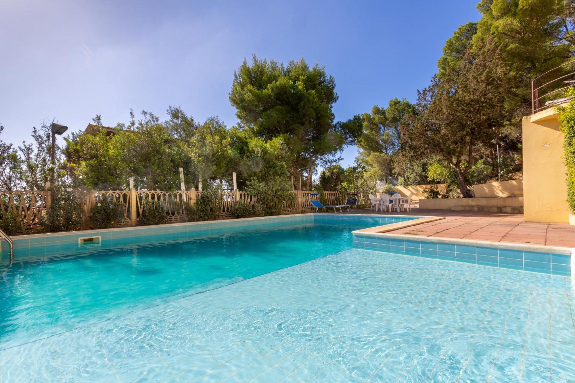 Aetos Home With Shared Swimming Pool - Porto Pino Hill Exterior foto